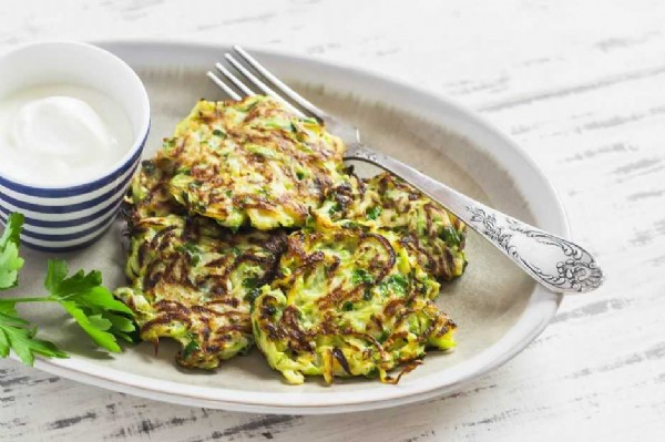 Fırında Pırasalı Kek Mücver Nasıl Yapılır? Evde Kolay Pırasalı Kek Mücver Tarifi